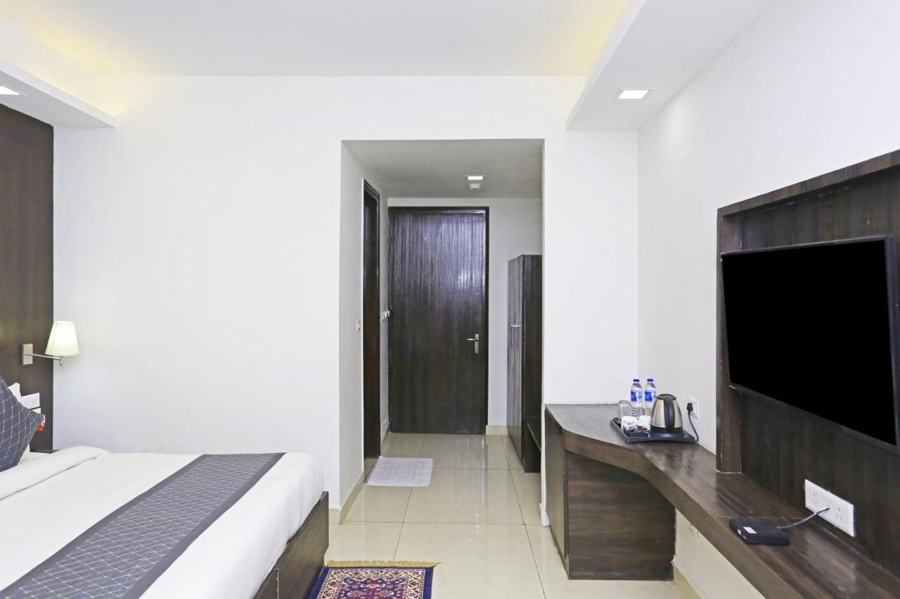 Hotel Park Tree Near Delhi Airport New Delhi Bagian luar foto