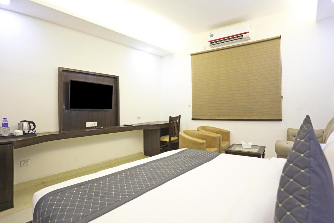 Hotel Park Tree Near Delhi Airport New Delhi Bagian luar foto