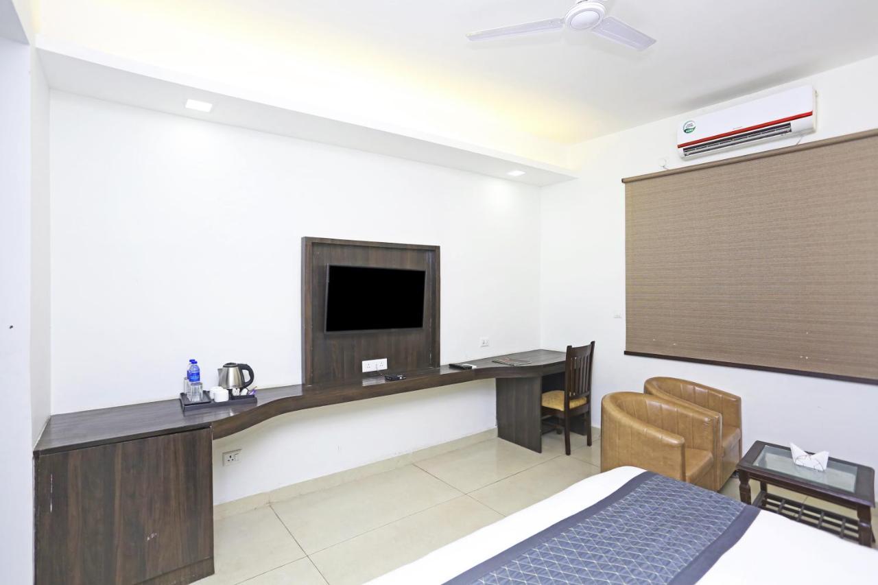 Hotel Park Tree Near Delhi Airport New Delhi Bagian luar foto