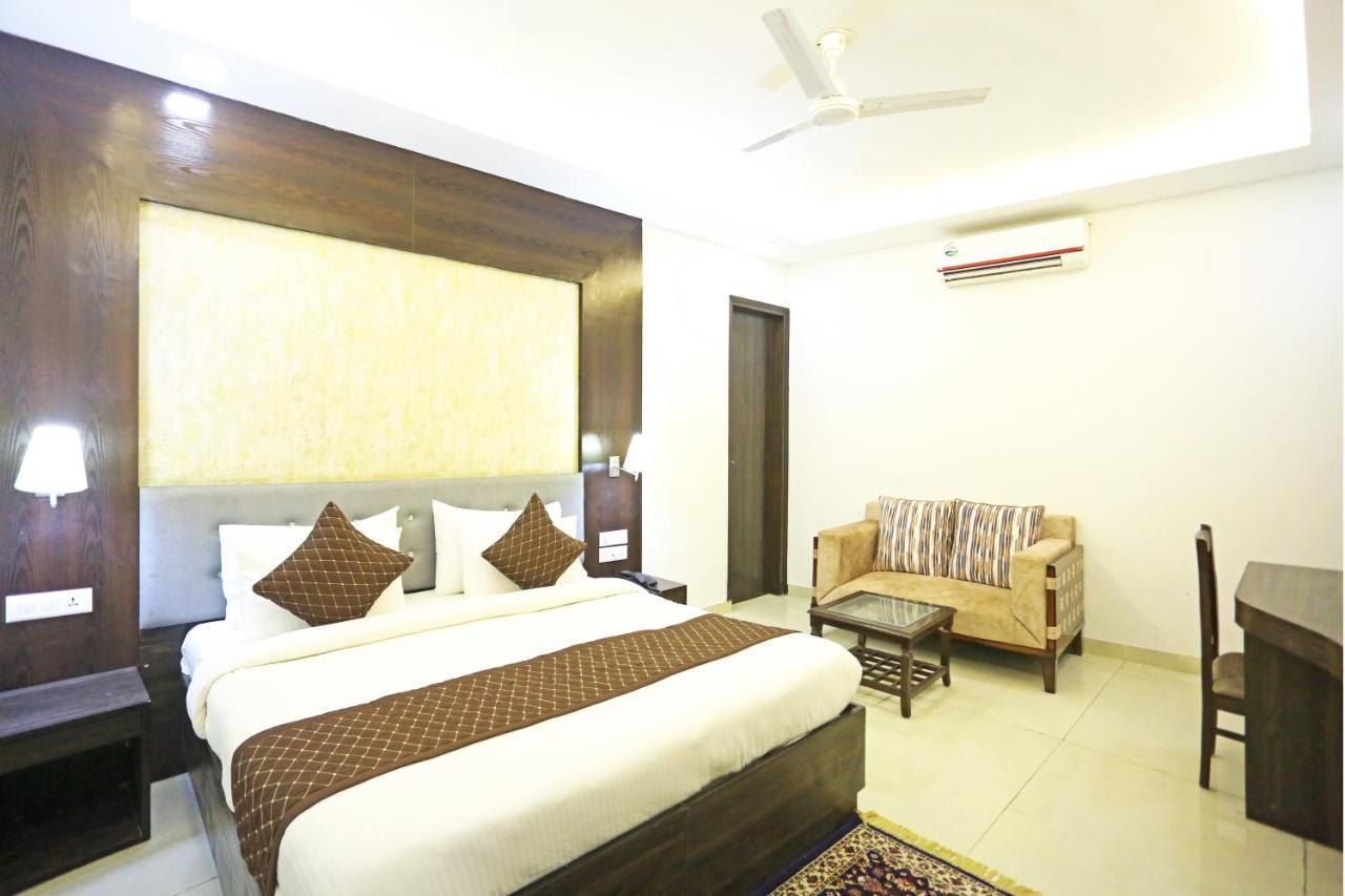 Hotel Park Tree Near Delhi Airport New Delhi Bagian luar foto