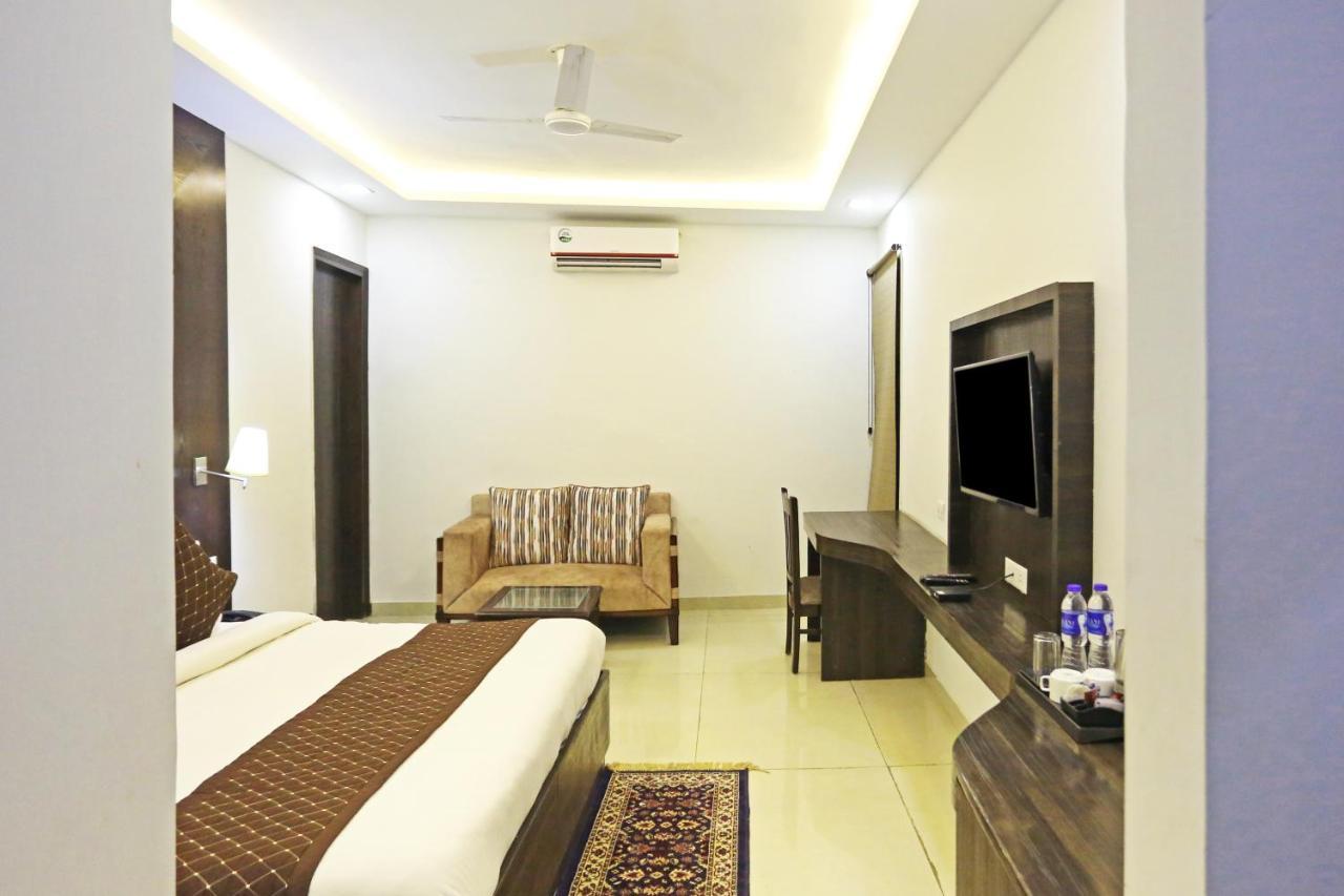 Hotel Park Tree Near Delhi Airport New Delhi Bagian luar foto