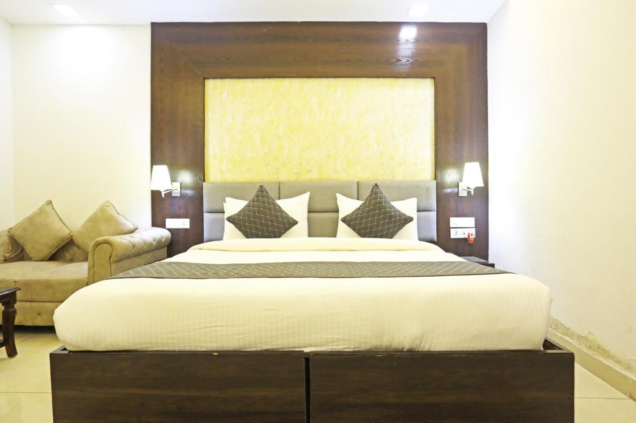 Hotel Park Tree Near Delhi Airport New Delhi Bagian luar foto