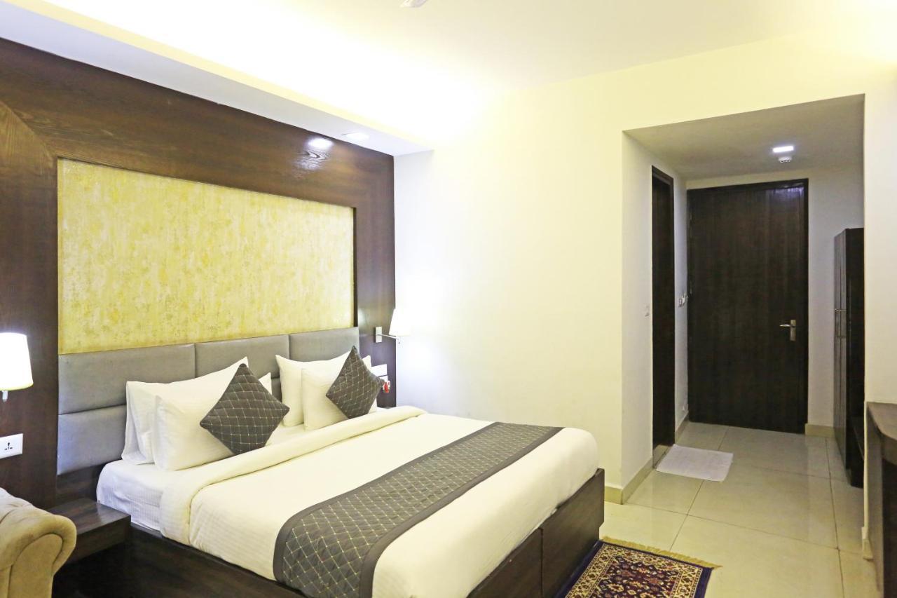 Hotel Park Tree Near Delhi Airport New Delhi Bagian luar foto
