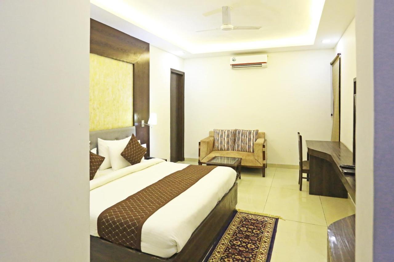 Hotel Park Tree Near Delhi Airport New Delhi Bagian luar foto