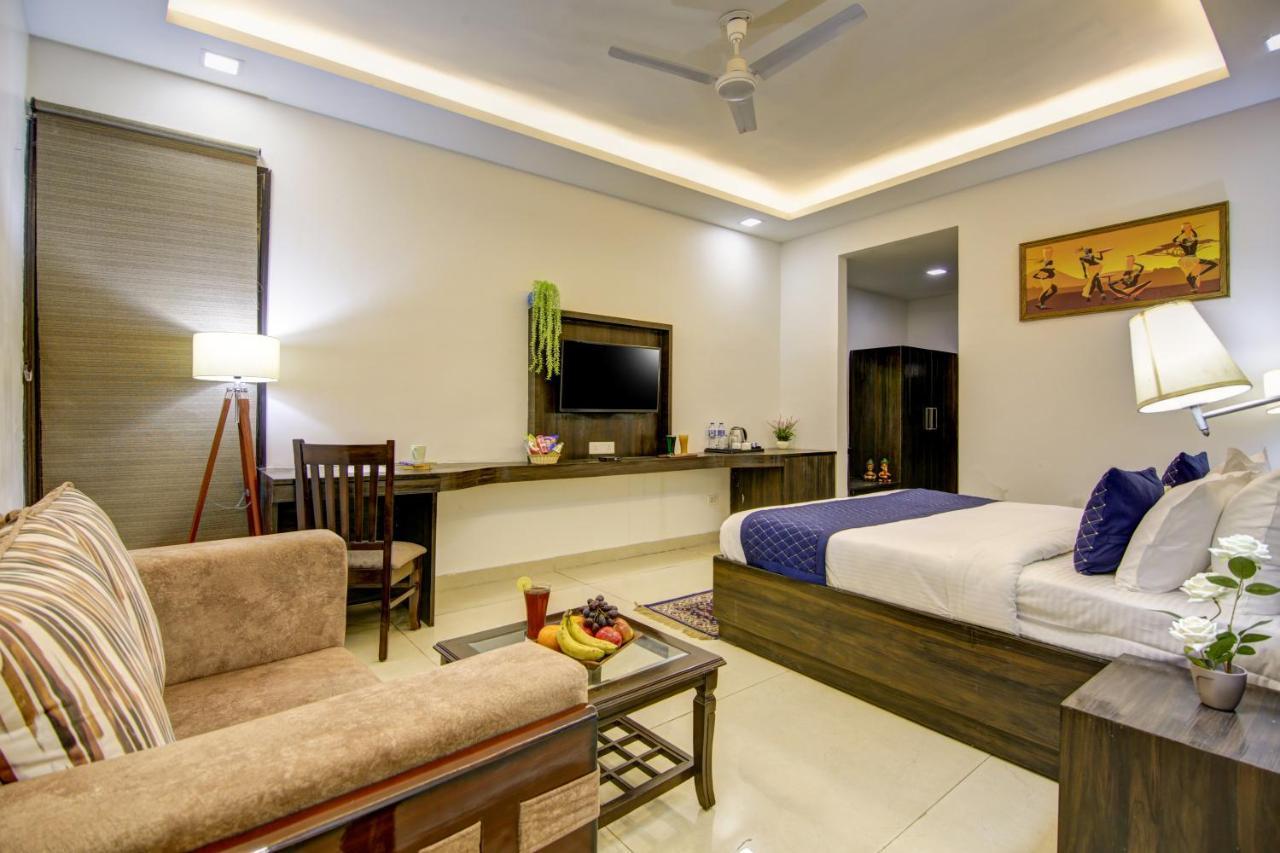 Hotel Park Tree Near Delhi Airport New Delhi Bagian luar foto