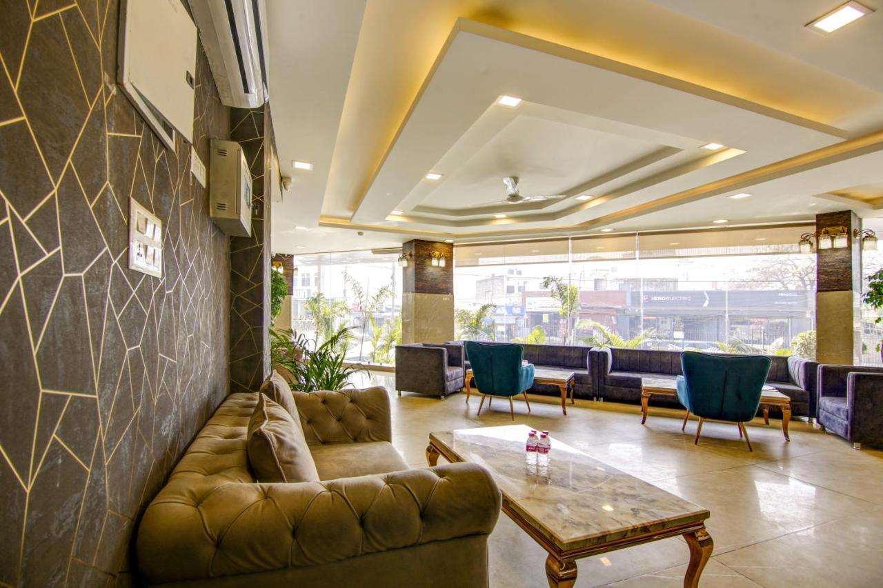 Hotel Park Tree Near Delhi Airport New Delhi Bagian luar foto