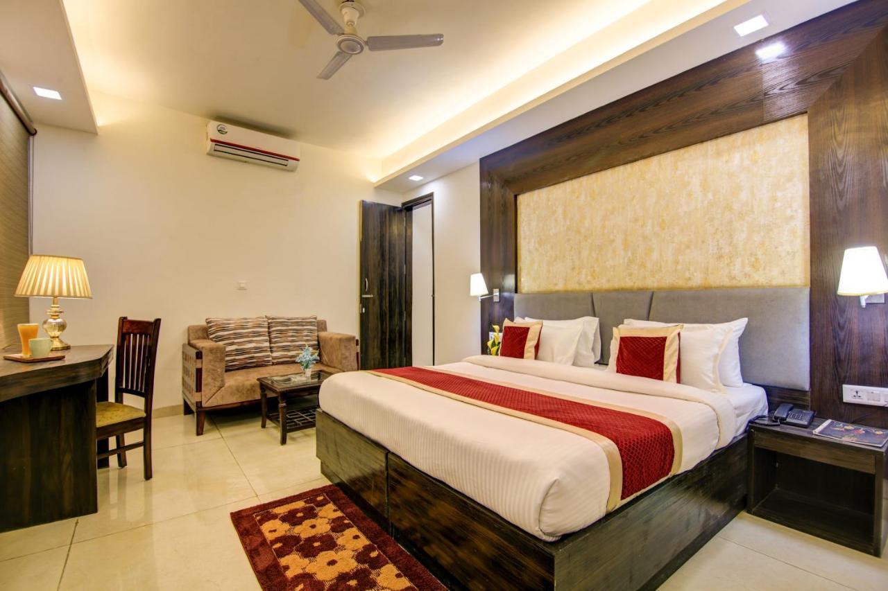 Hotel Park Tree Near Delhi Airport New Delhi Bagian luar foto
