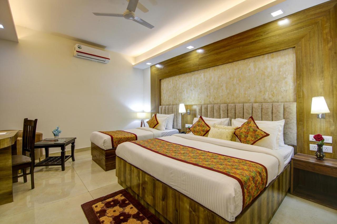 Hotel Park Tree Near Delhi Airport New Delhi Bagian luar foto