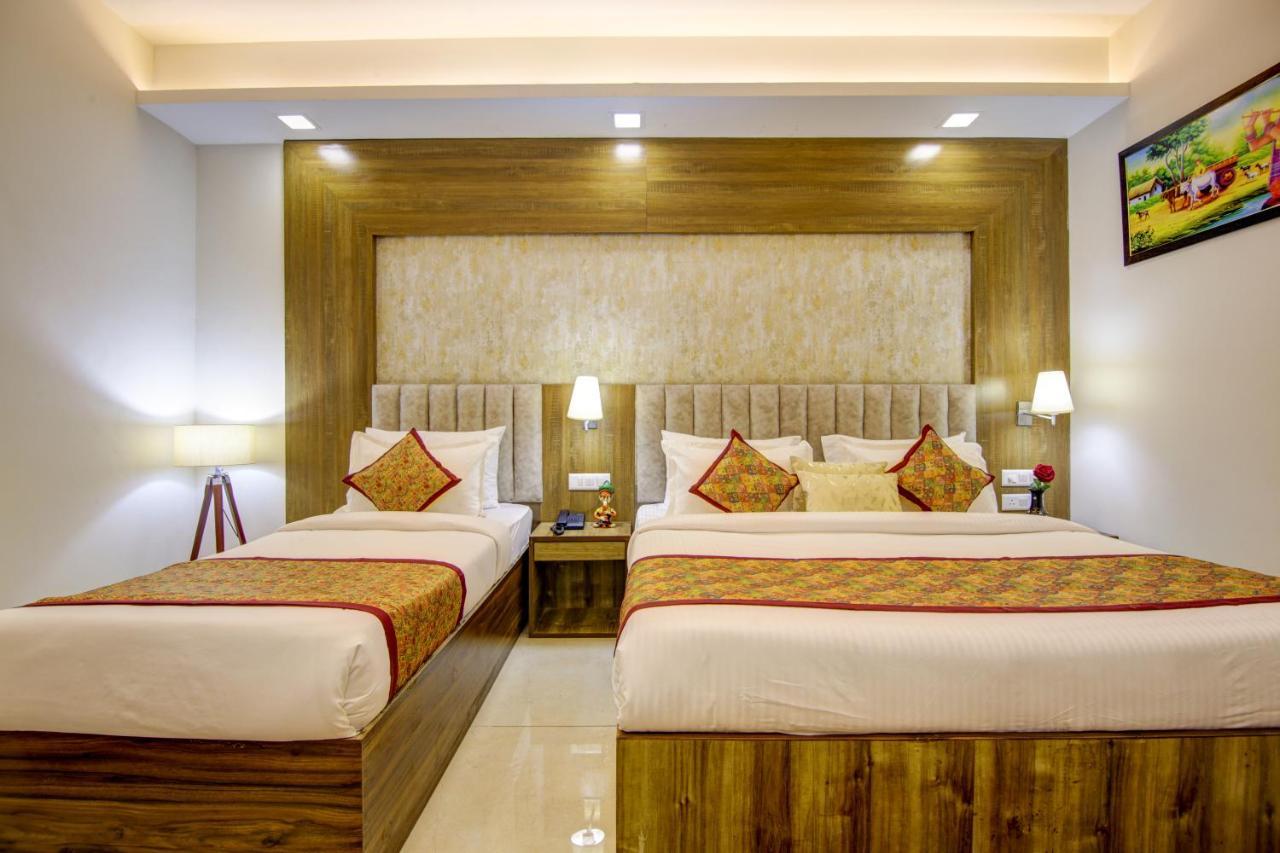 Hotel Park Tree Near Delhi Airport New Delhi Bagian luar foto