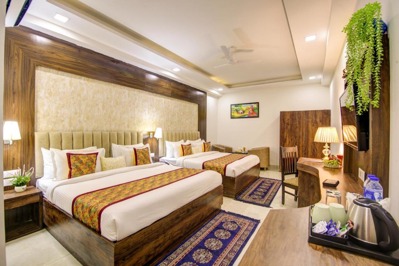 Hotel Park Tree Near Delhi Airport New Delhi Bagian luar foto