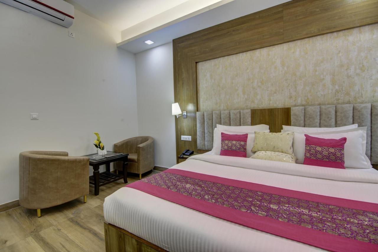 Hotel Park Tree Near Delhi Airport New Delhi Bagian luar foto