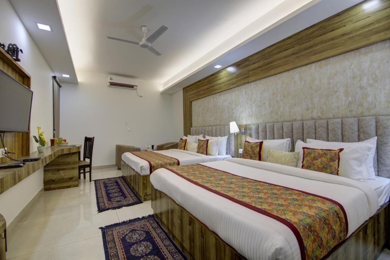 Hotel Park Tree Near Delhi Airport New Delhi Bagian luar foto