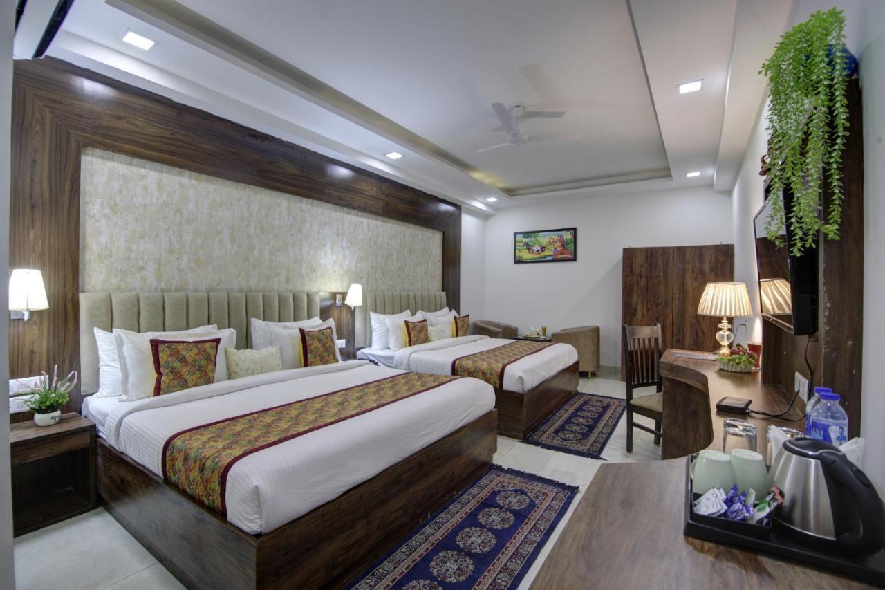 Hotel Park Tree Near Delhi Airport New Delhi Bagian luar foto